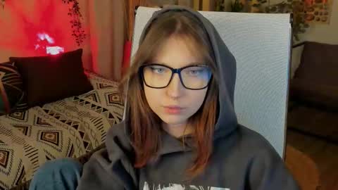 Mia online show from October 12, 3:22 pm