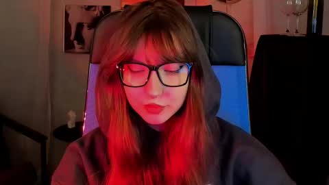 Mia online show from October 15, 3:12 pm