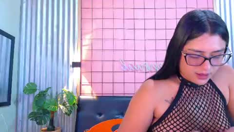 Snapshot of mensia_hernandez chatting on July 28, 2:13 pm Princess Mensia online show from July 28, 2:13 pm