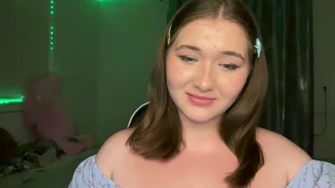 Snapshot of meow_claws chatting on July 9, 8:13 pm Kitten online show from July 9, 8:13 pm