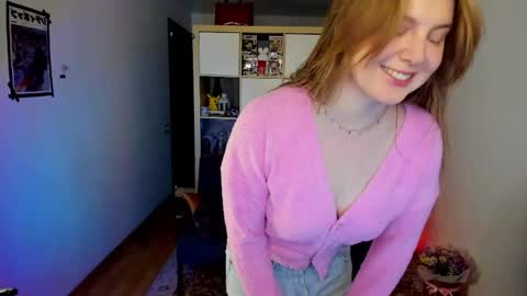 Snapshot of meow_k1tty chatting on May 8, 4:51 am Flora Next stream November 17th at 6 GMT online show from May 8, 4:51 am