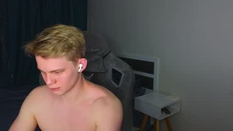 Mickey online show from February 25, 3:54 pm