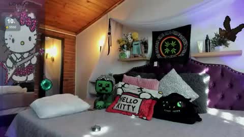 Snapshot of meow_mota chatting on September 11, 8:42 pm Valentina online show from September 11, 8:42 pm