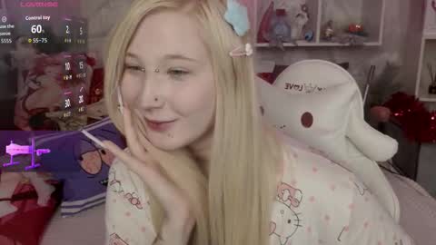 Snapshot of meowkakitty chatting on December 20, 1:45 am MeowkaKitty online show from December 20, 1:45 am