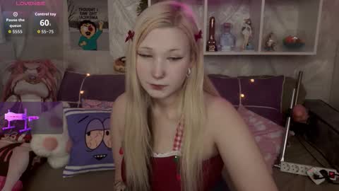 Snapshot of meowkakitty chatting on January 12, 1:44 am MeowkaKitty online show from January 12, 1:44 am