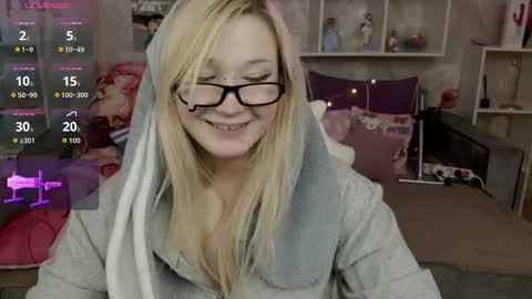 Snapshot of meowkakitty chatting on February 25, 2:21 am MeowkaKitty online show from February 25, 2:21 am