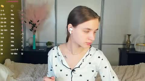 Julie online show from April 16, 7:53 am