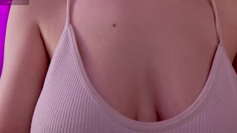 Snapshot of meowwmurr chatting on February 9, 4:38 am Mia online show from February 9, 4:38 am