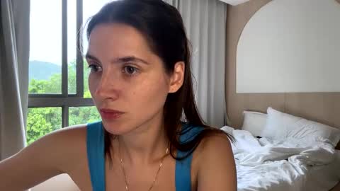 Snapshot of meralynn chatting on May 28, 8:22 am LEVA online show from May 28, 8:22 am