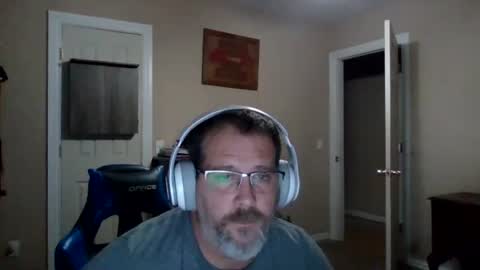 Snapshot of mercer1977 chatting on October 5, 6:01 am mercer1977 online show from October 5, 6:01 am