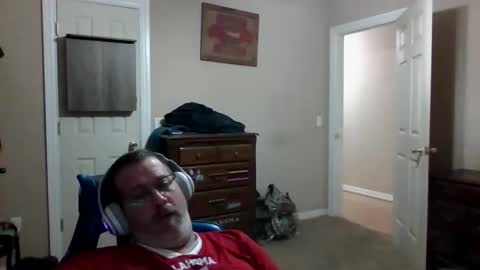 Snapshot of mercer1977 chatting on November 2, 8:17 am mercer1977 online show from November 2, 8:17 am