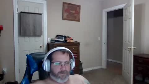 Snapshot of mercer1977 chatting on December 16, 6:35 pm mercer1977 online show from December 16, 6:35 pm