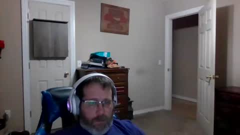 Snapshot of mercer1977 chatting on December 17, 1:50 pm mercer1977 online show from December 17, 1:50 pm