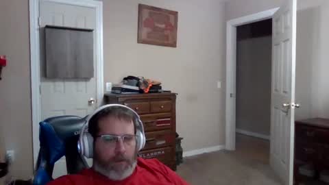 Snapshot of mercer1977 chatting on December 18, 7:20 pm mercer1977 online show from December 18, 7:20 pm