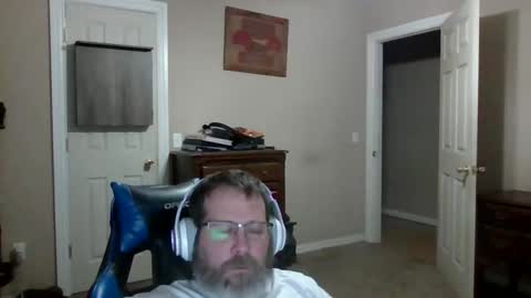 Snapshot of mercer1977 chatting on February 11, 1:49 pm mercer1977 online show from February 11, 1:49 pm