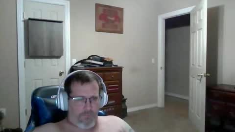 Snapshot of mercer1977 chatting on April 30, 11:27 am mercer1977 online show from April 30, 11:27 am