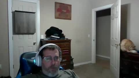 Snapshot of mercer1977 chatting on May 10, 3:33 am mercer1977 online show from May 10, 3:33 am