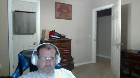 Snapshot of mercer1977 chatting on May 19, 2:56 pm mercer1977 online show from May 19, 2:56 pm