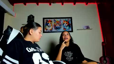 CRISTI AND MEREDIT online show from January 19, 4:38 am