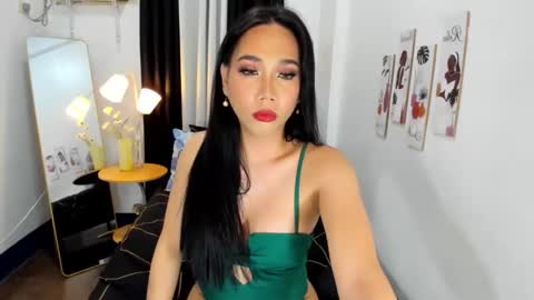 Snapshot of mereselaurelts chatting on October 11, 8:18 pm MereseLaurelTS online show from October 11, 8:18 pm