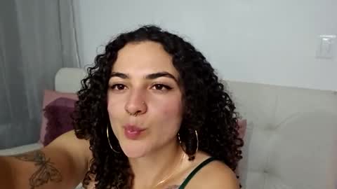 Merida Bell online show from February 5, 1:43 am