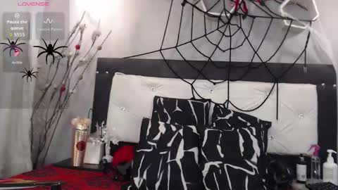 meriiiidaa online show from October 24, 4:20 am