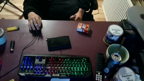 Snapshot of merkur32 chatting on July 5, 5:47 am merkur32 online show from July 5, 5:47 am