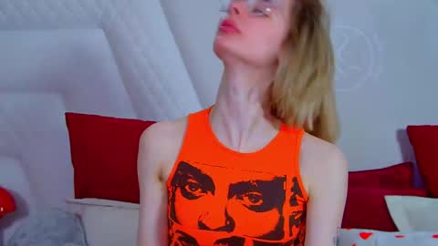 Snapshot of merlinmeyer chatting on February 28, 6:25 am Merlin online show from February 28, 6:25 am