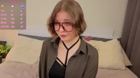 Marie online show from March 4, 5:02 am