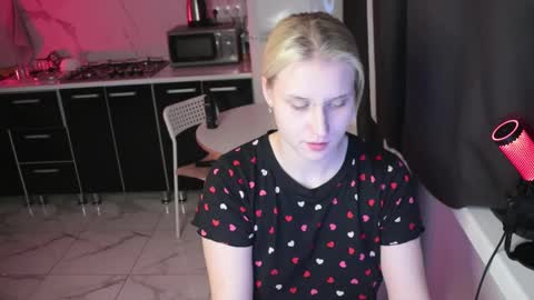 Snapshot of mertyxxx chatting on February 13, 10:17 pm Merty online show from February 13, 10:17 pm