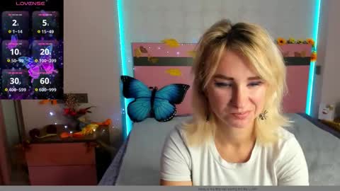 Snapshot of merymidnight chatting on October 15, 6:13 am merymidnight online show from October 15, 6:13 am