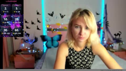 Snapshot of merymidnight chatting on October 21, 6:03 am merymidnight online show from October 21, 6:03 am