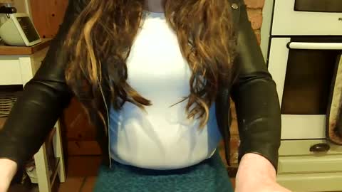 messyxdresser online show from March 10, 9:29 pm