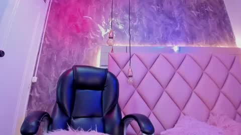 MHONIK BELUCI online show from April 12, 11:15 am