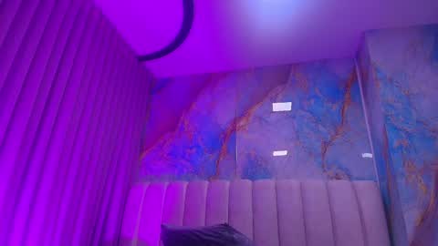 Emi online show from March 21, 7:17 pm