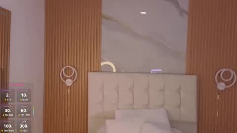 mia online show from October 15, 10:10 pm