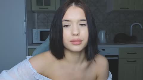 Snapshot of mia___lunaa chatting on February 27, 12:54 am Mia online show from February 27, 12:54 am