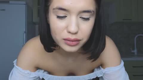 Snapshot of mia___lunaa chatting on February 27, 3:58 am Mia online show from February 27, 3:58 am