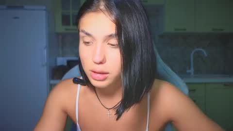 Snapshot of mia___lunaa chatting on September 18, 7:27 pm Mia online show from September 18, 7:27 pm