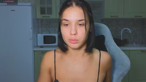 Snapshot of mia___lunaa chatting on October 6, 1:58 am Mia online show from October 6, 1:58 am