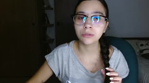 Mia online show from March 25, 3:45 am