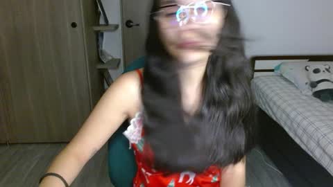 Mia online show from April 12, 5:12 am