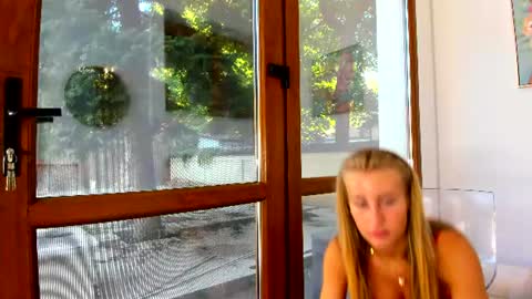 Mia  Milan online show from June 8, 5:41 am
