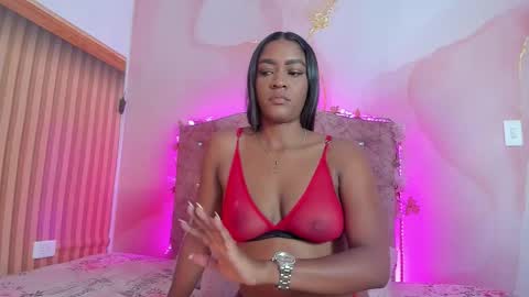 Mia online show from November 6, 11:11 am