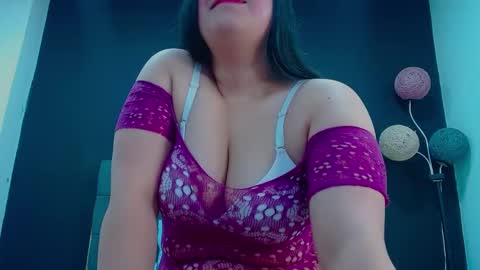 C A L L  M E  M I A  online show from September 20, 1:06 am