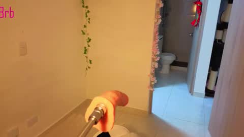 Mia adams  online show from November 17, 2:28 am