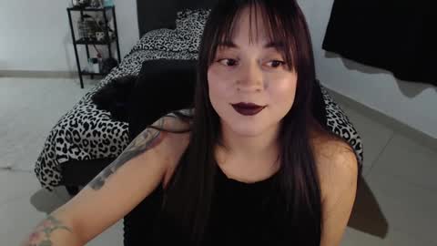 mia online show from December 28, 10:55 pm