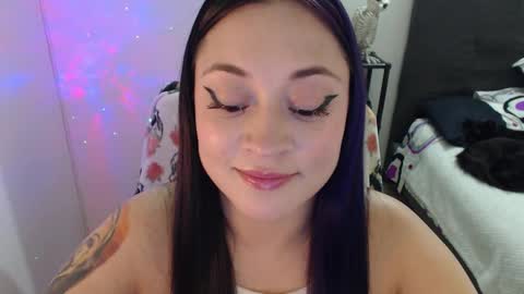 mia online show from February 5, 10:12 pm