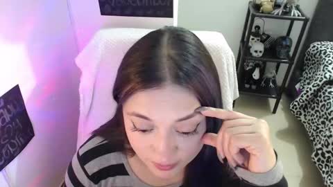 mia online show from March 7, 2:36 am