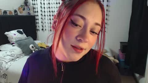 Snapshot of mia_adams_red chatting on February 28, 1:17 am mia online show from February 28, 1:17 am